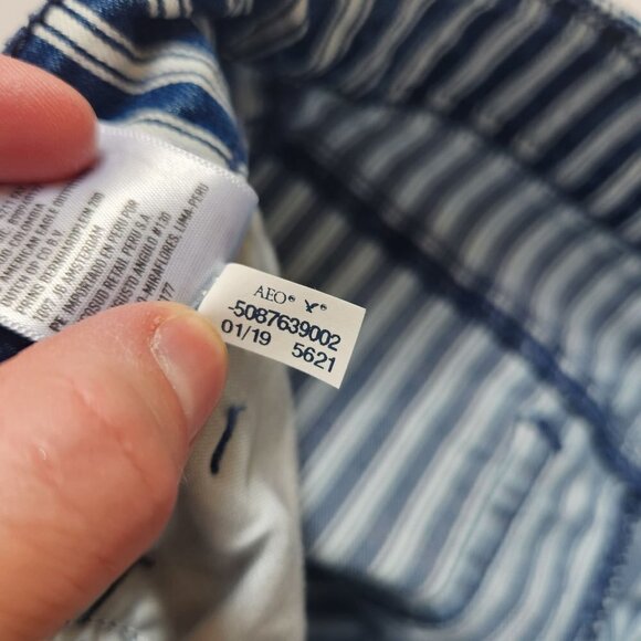 American Eagle Hi-Rise Shortie Next Level Shortie Railroad Stripe Jean Shorts 0 - Picture 9 of 9